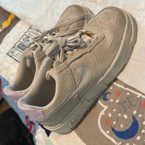 Nike! Size 9! Air Force! not sure what kind! worn a handful of times!